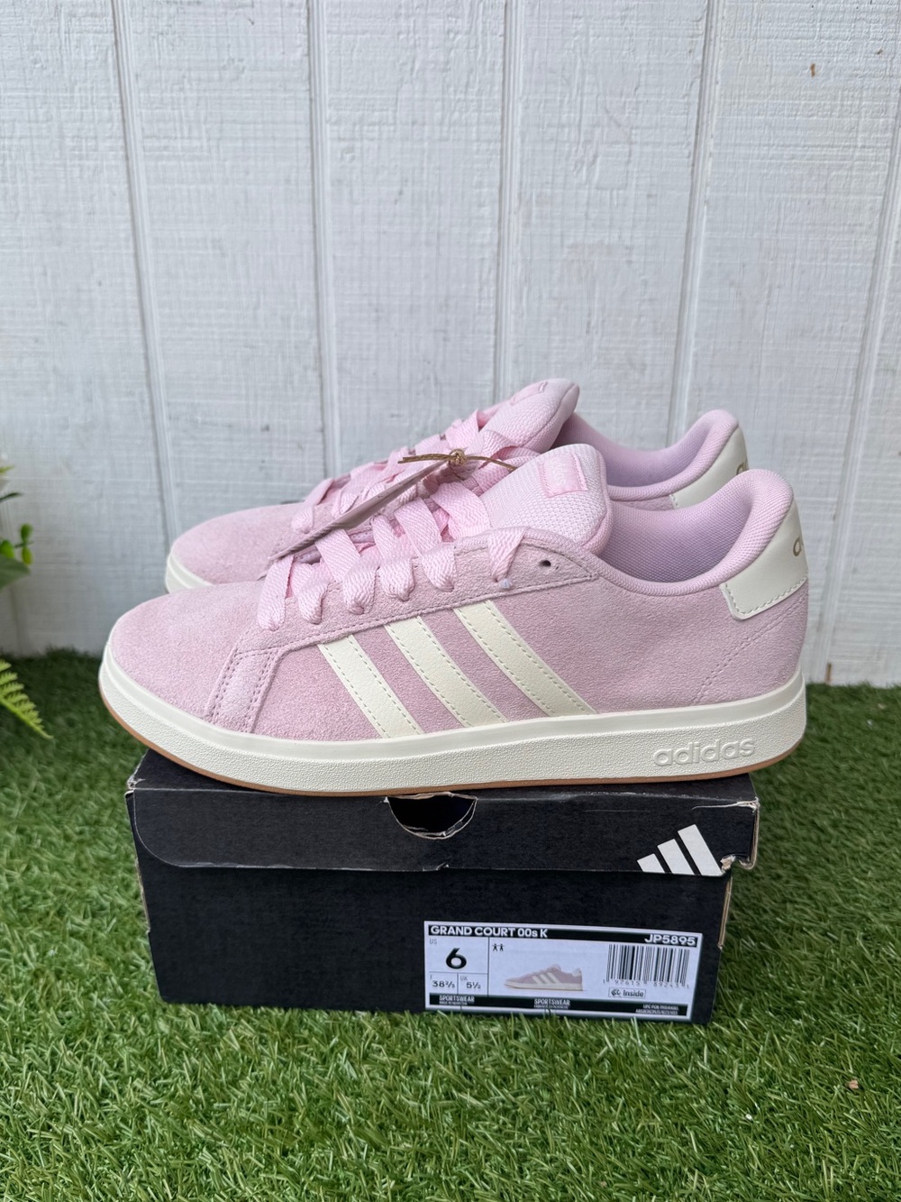 Adidas grand court 00’s Women’s Pink Suede Skate Sneakers size 7.5 youth 6 - Picture 9 of 10